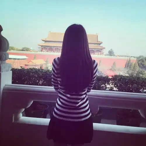 女生全身背影头像耐看的全身背影头像女