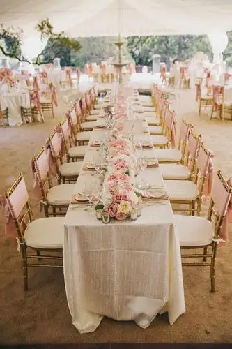 西式婚礼长餐桌该如何布置