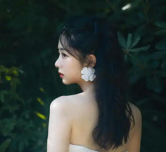 谭松韵vs赵露思少女感也有差异性同类长相怎么更大限度变美