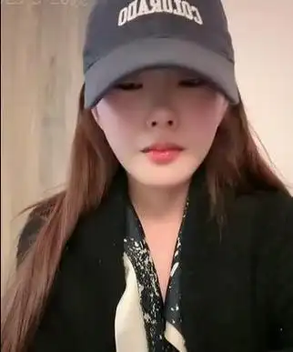 快手安然家暴梦瑶,俩人在直播间纷纷落泪,直播连线当面对质