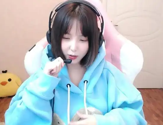 斗鱼lol小米粥个人资料简介,因嘴臭调侃地震被封禁,小米粥微博图片