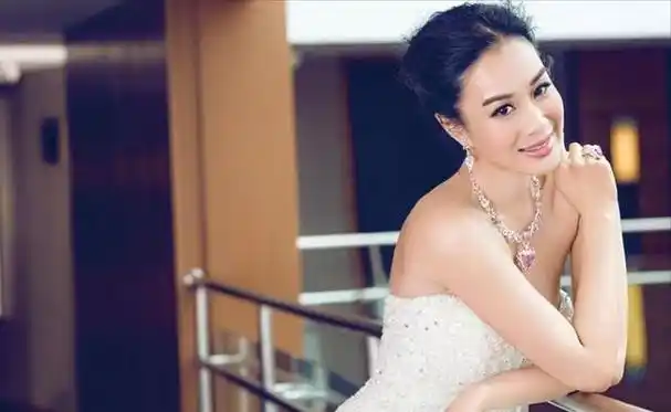 3段婚姻3个女儿51岁再为老公生四胎钟丽缇为啥这么拼