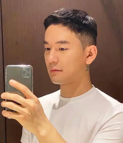 look1:自然短发 两边推光