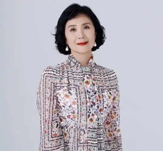 原创数次在爆红后因家庭放弃事业57岁佛系女演员严晓频现状如何