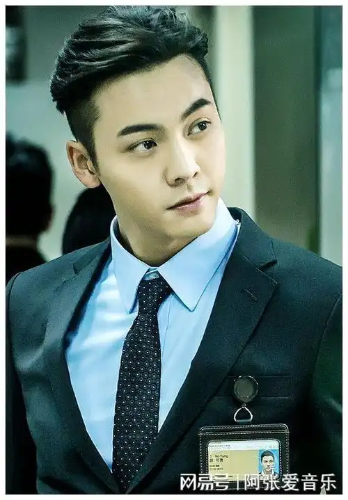 陈伟霆换了新发型留背头的他突然发现不帅了颜值下降