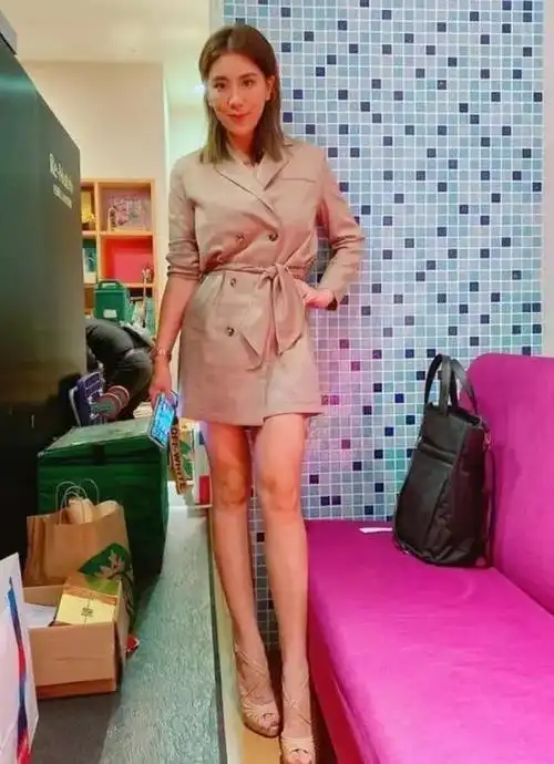 终于离婚!老公婚内12年出轨17次,胡盈祯半年甩82斤赘肉瘦成闪电