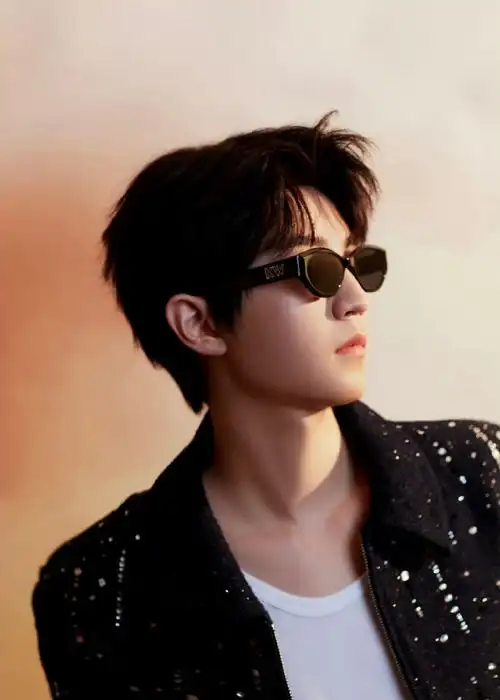 王俊凯闪钻夹克##王俊凯好闪#啊啊啊啊今天的造型好好看