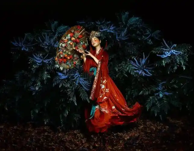 有人说,bella kotak是 "最会拍仙女的摄影师".