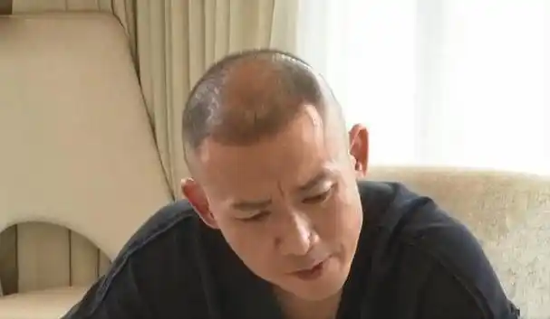 回顾10位中年男星秃顶大赏沙溢聂远头顶稀疏意外是彭于晏