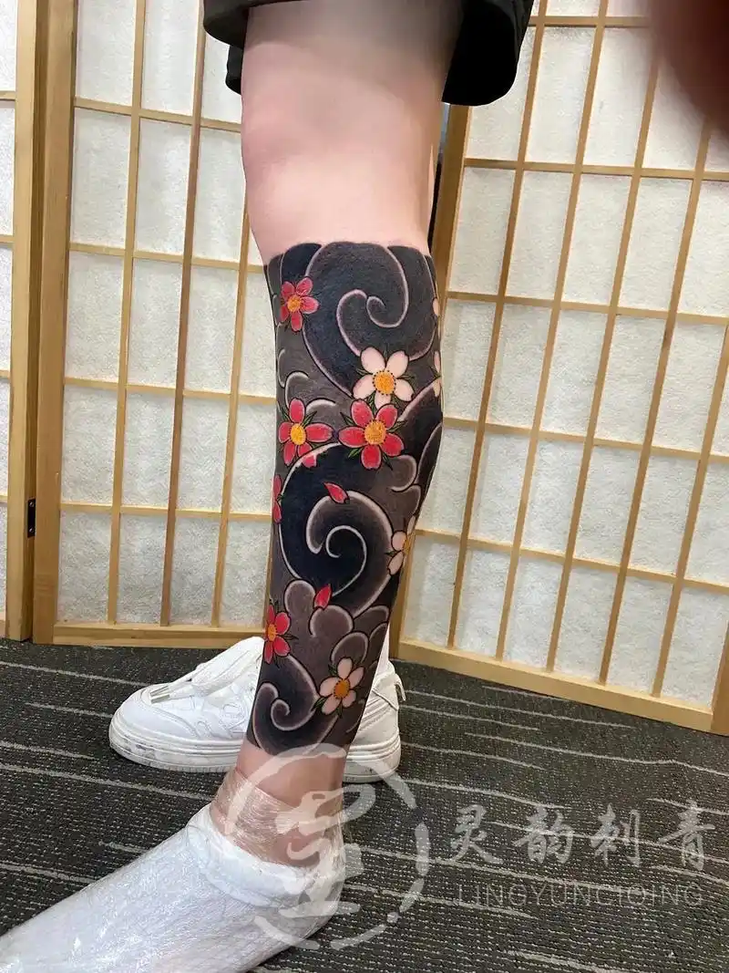 花腿包小腿.樱花包小腿纹身#纹身 #包小腿纹身 #樱花腿 # - 抖音