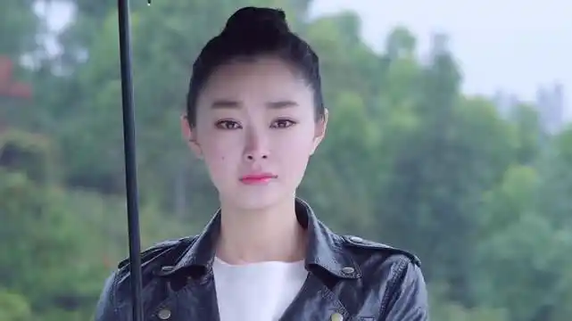 7,祖贝莱宋轶和金晨演过闺蜜,两人合演过《小情人》.