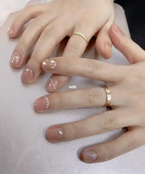 短款冰透美甲
