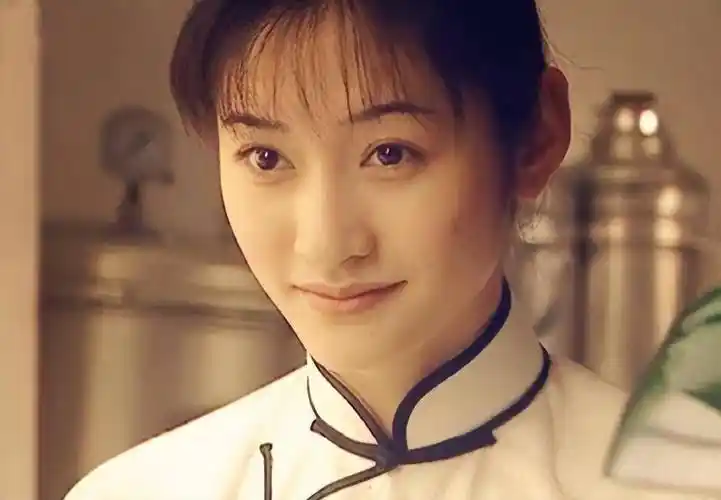 年轻时的李小冉像一朵充满灵气却容易破碎的茉莉花,《来不及说爱你》