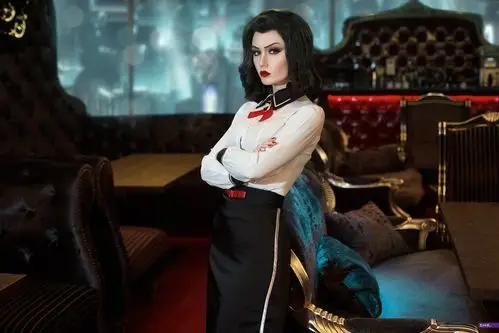 国外妹子cos《生化奇兵:无限》伊丽莎白,黑丝红唇性感诱惑