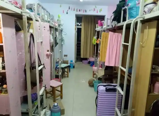 大学开学后,男生女生宿舍的差别让人大跌眼镜!