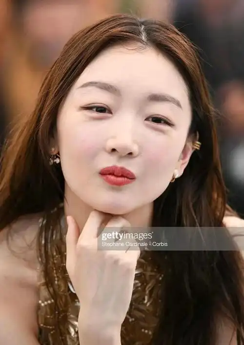 32岁周冬雨被质疑面相变了,网友直呼变老变凶了,越看越像小老太