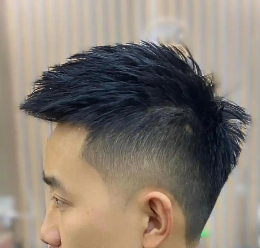 男生发型推荐:立体前刺短发 日常好打理,显精神