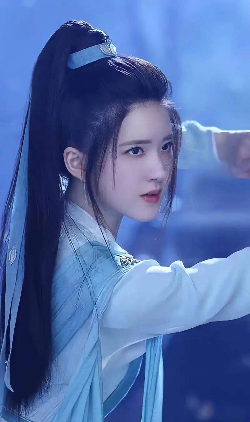《且试天下》赵露思饰白凤夕剧照