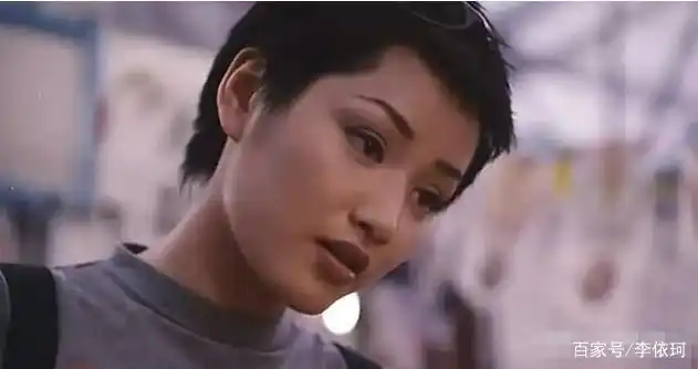 当瞿颖得到通知,张艺谋邀请她面试的,兴高采烈的就去了.