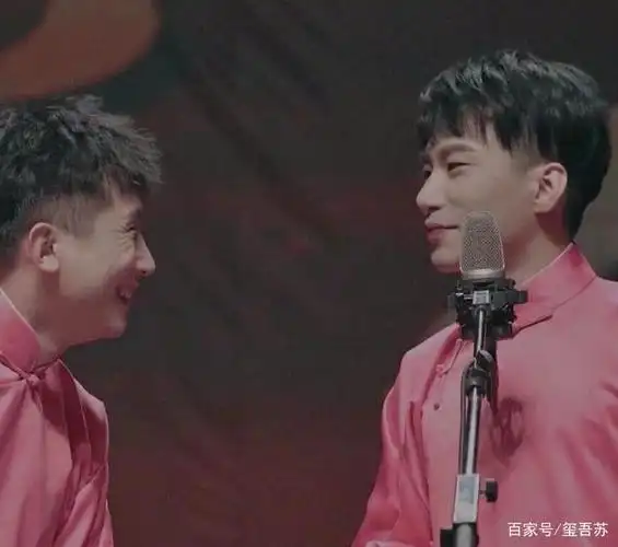 尚九熙何九华粉色大褂