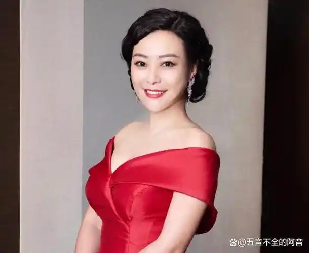 从德艺双馨的"影后",到如今开班被骂圈钱,郝蕾真的翻车了吗?