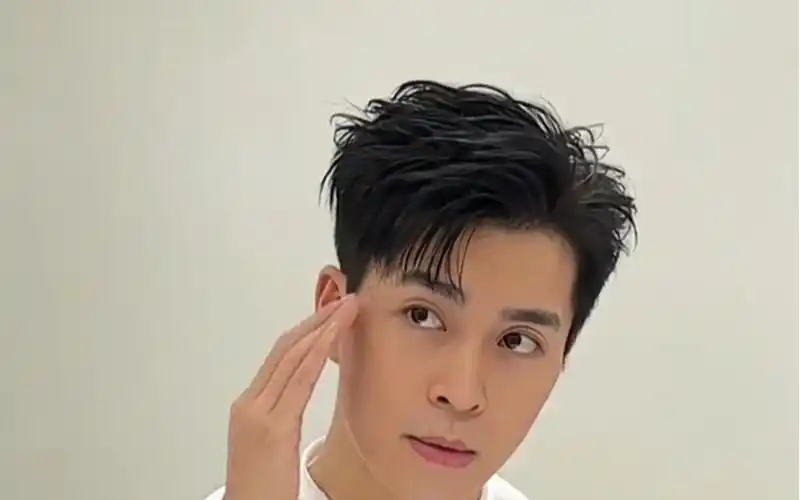 男生帅气还不用打理的发型|||99雅痞三七