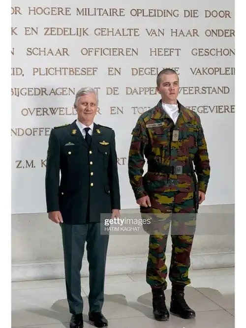 比利时王室成员出席加百列王子的军校开学礼