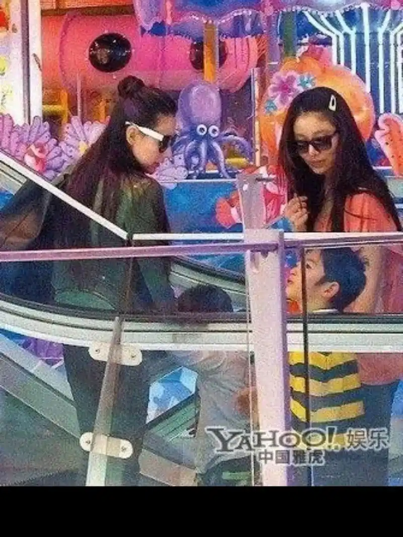 张柏芝vs林心如 貌似林心如和谁都关系不错,比如范冰冰赵薇和刘涛