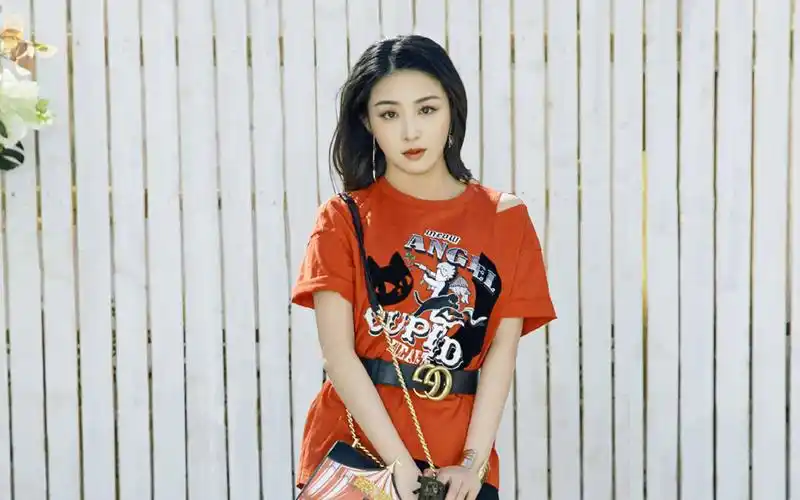 张含韵时尚魅力写真图片桌面壁纸