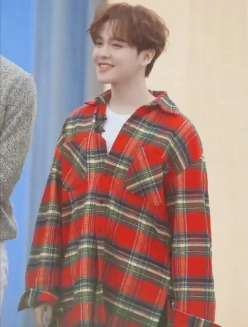 尤长靖图片简介