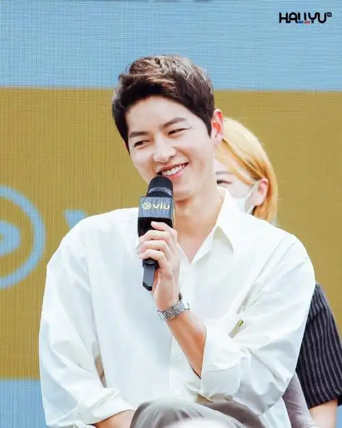 目前是2022年收视率最高的迷你剧《财阀家的小儿子》,主演宋仲基现身