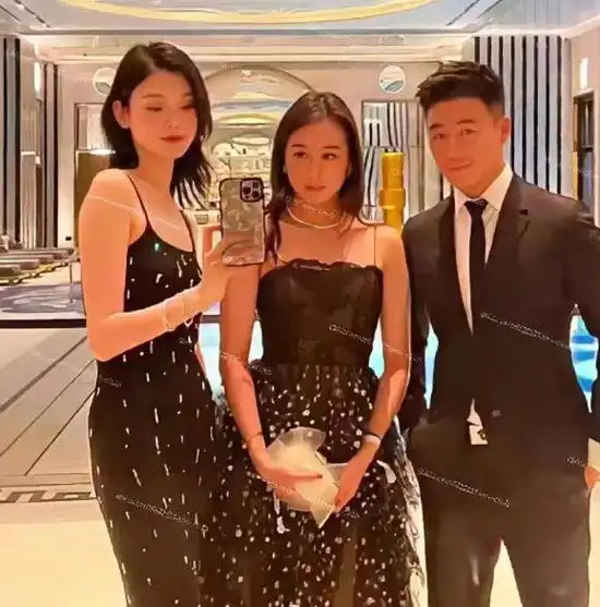 何猷君何超欣日本度假入住酒店超五千元频繁与妹妹出游惹争议