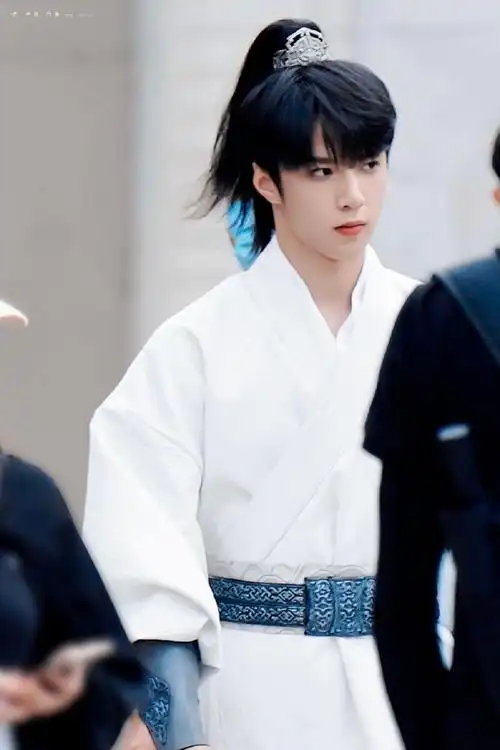 刘耀文萌探探探案##刘耀文萌探2高马尾造型路透