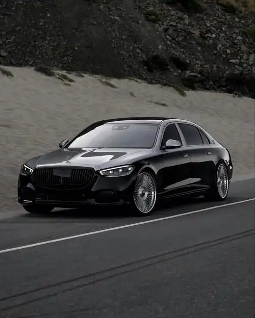 7s破百首先映入眼帘的是奔驰迈巴赫s900强大的气场车型是一款顶级的