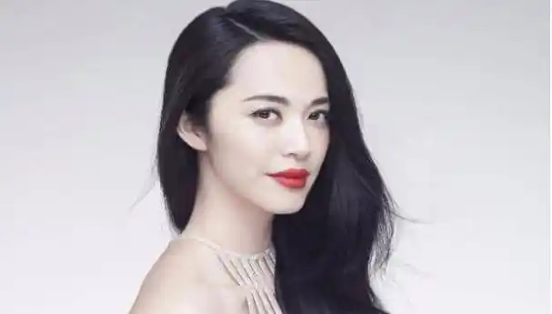 姚晨发文祝贺章子怡怀孕,一句话透露生三胎?