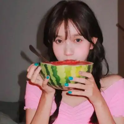 吃西瓜的女孩头像,纯纯的这才是最喜欢的风格-女生头像