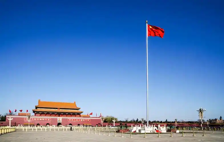 p>《国旗》(gb 12982-2004)是2004年7月1日实施的一项中国国家标准