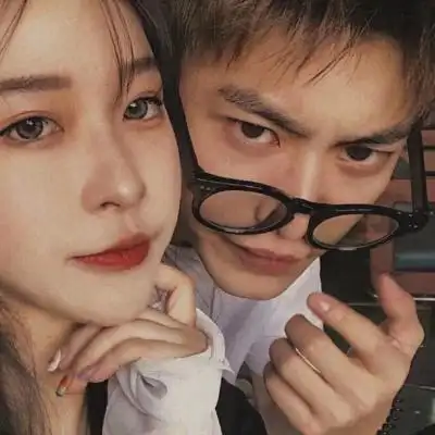 暖色系超浪漫情侣头像世界这么大能遇见不容易