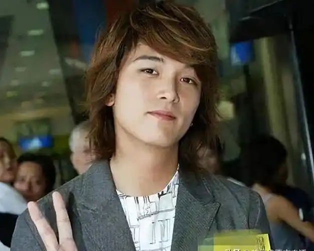 "浪子"邱泽:辜负杨丞琳,伤害唐嫣,为什么选择了二婚的许玮甯