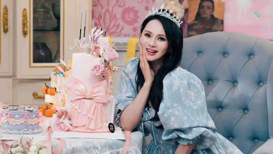 伊能静:我七八十岁的时候要染紫头发穿裙子去迪士尼,我的人生我决定