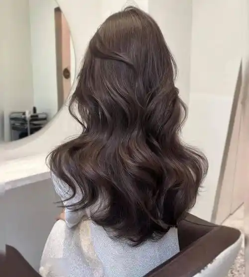 背影杀手(大波浪)_中国_发型_形象