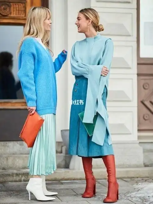 服装同一或邻近色系如何搭配