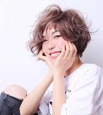 空气烫短发怎么打理,女生中短发发型图片_女生扫一扫脸型配发型