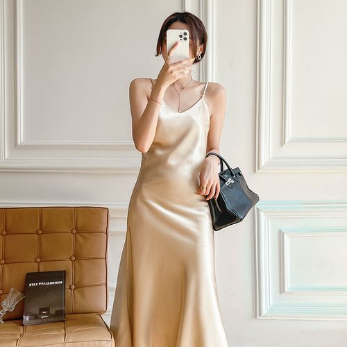 王太太 香槟色缎面吊带裙连衣裙女性感丝质绸缎长款内搭打底长裙
