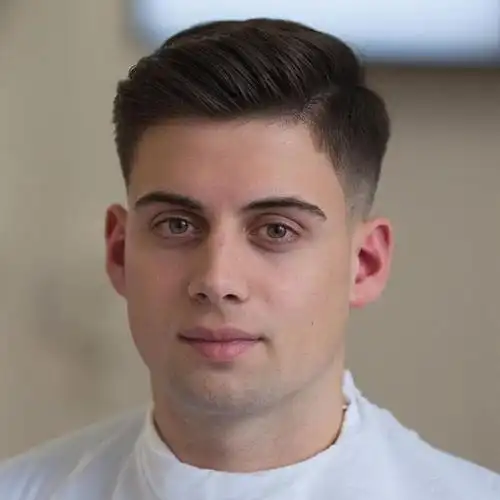 圆脸男生发型圆脸男生剪什么发型比较好看