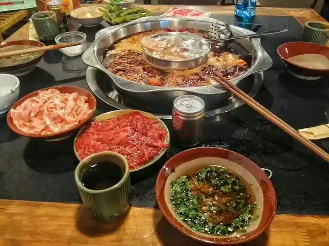 土碗老火锅(图片来自朋友圈)