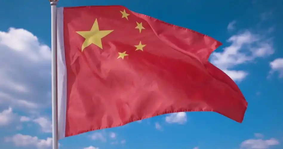 2k升格实拍五星红旗国旗迎风飘扬实拍素材