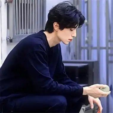 成熟优质高清韩系男生头像图片