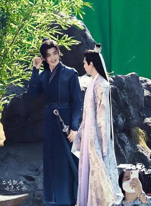 陈飞宇罗云熙这组路透好有氛围感