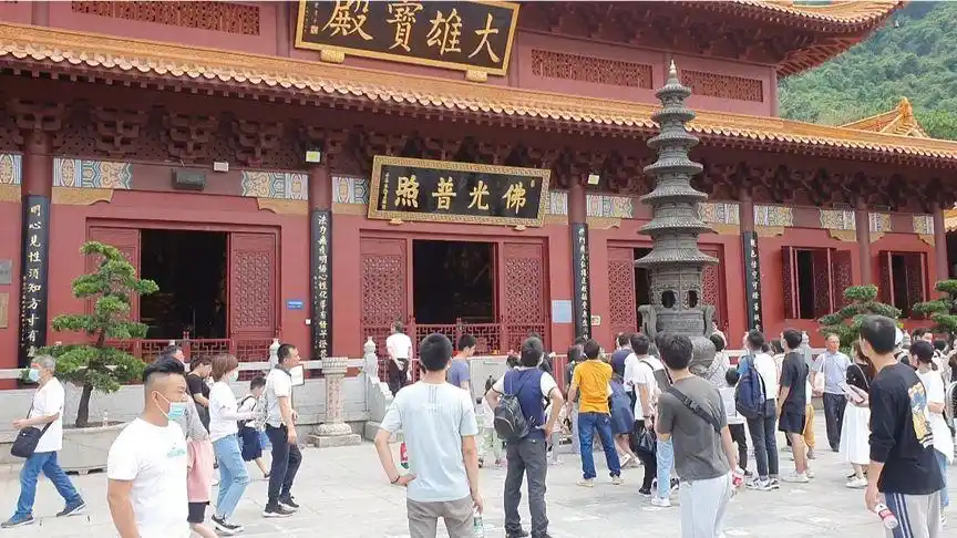 深圳弘法寺的大雄宝殿